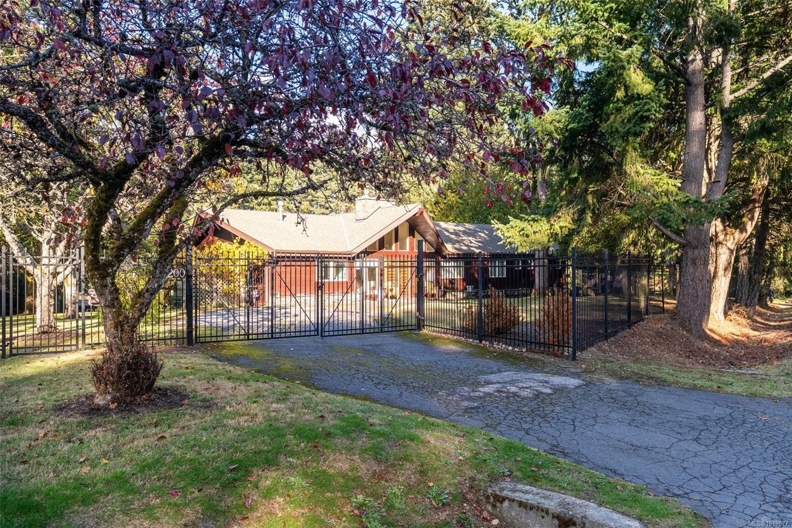 2200 Aldeane Ave, Colwood, BC