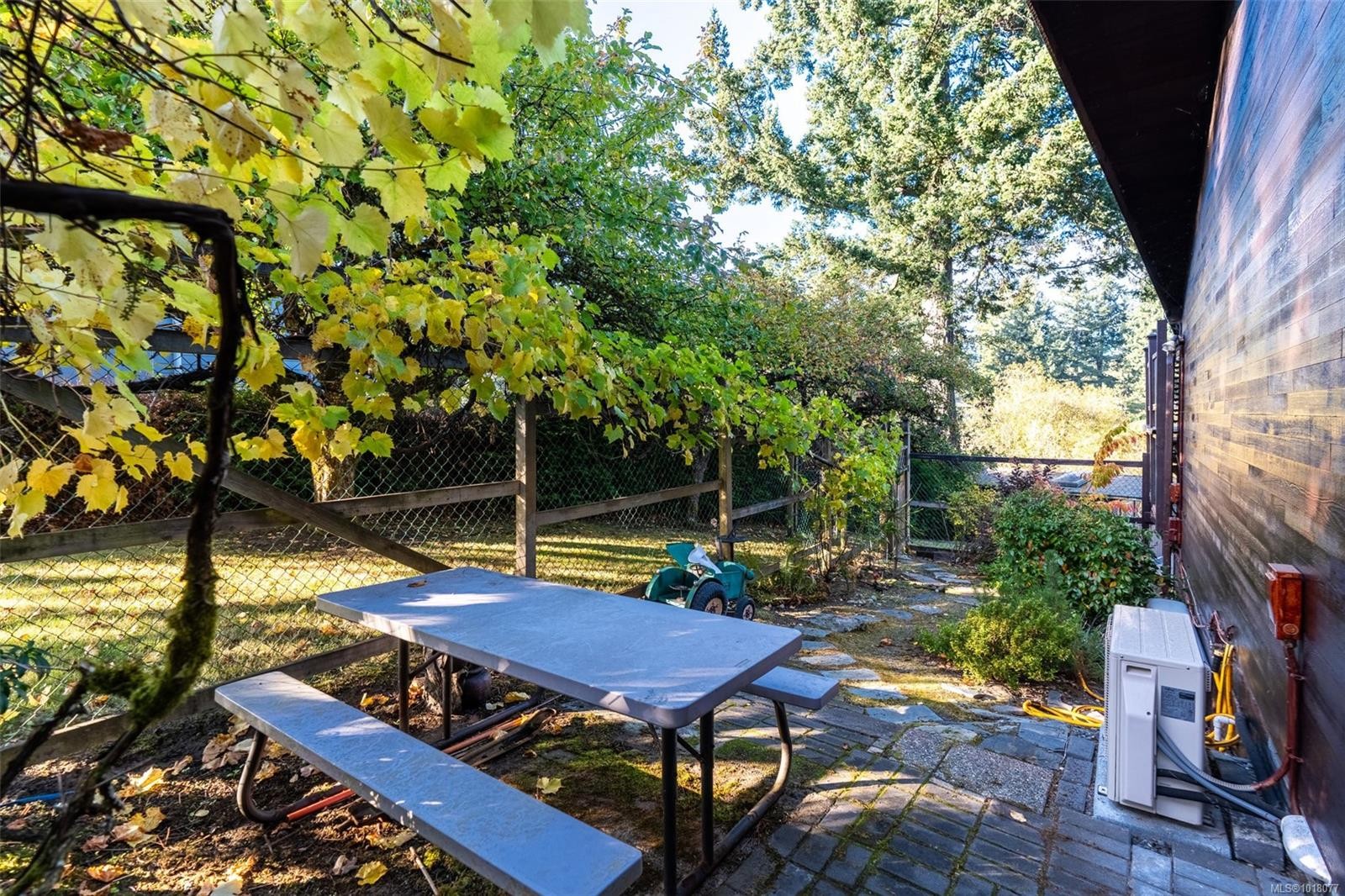 2200 Aldeane Ave, Colwood, BC