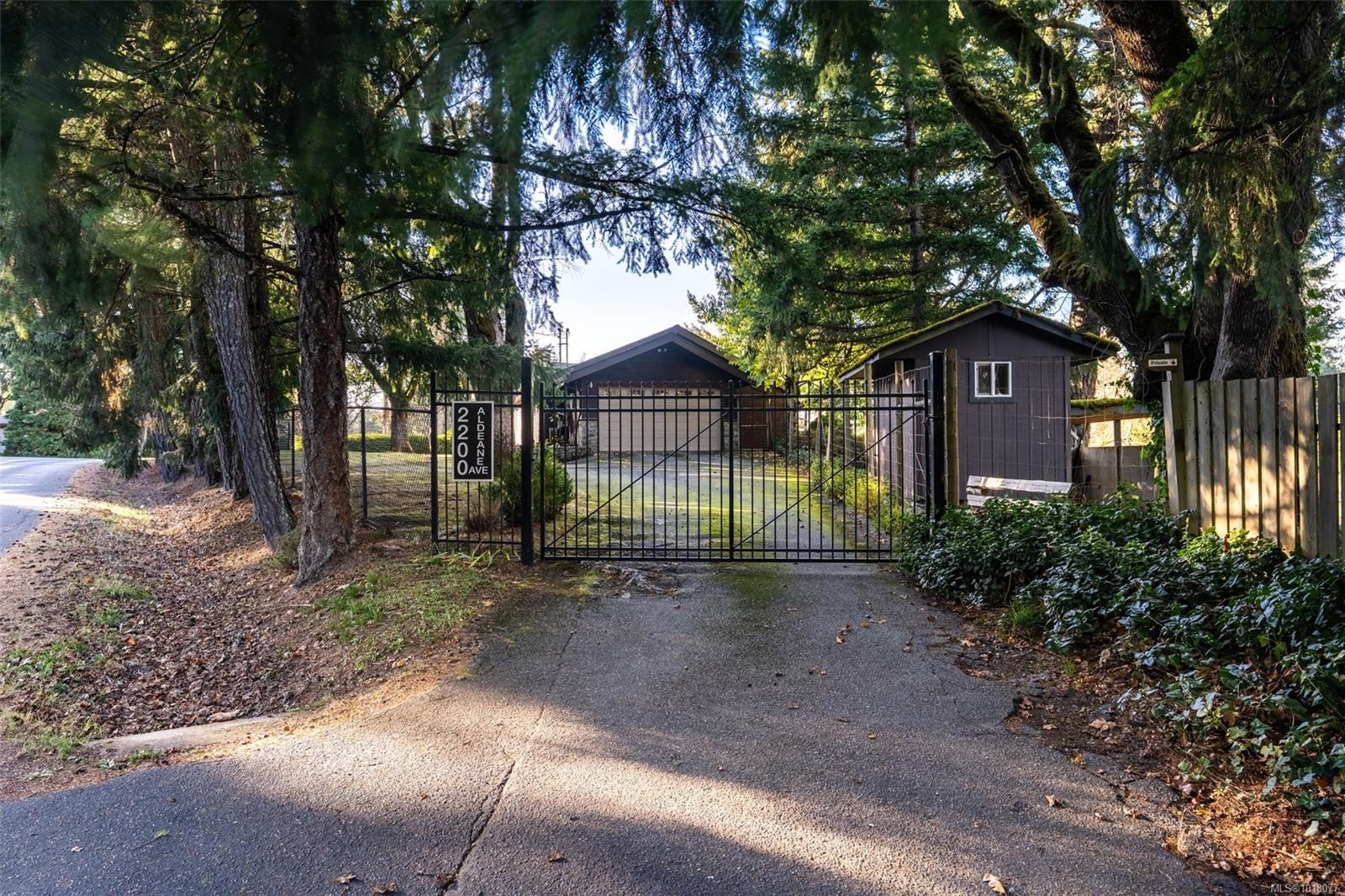 2200 Aldeane Ave, Colwood, BC