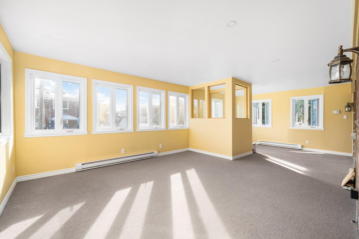Primary bedroom - 277 Rue Massey, Châteauguay, QC - Indoor Photo Showing Other Room