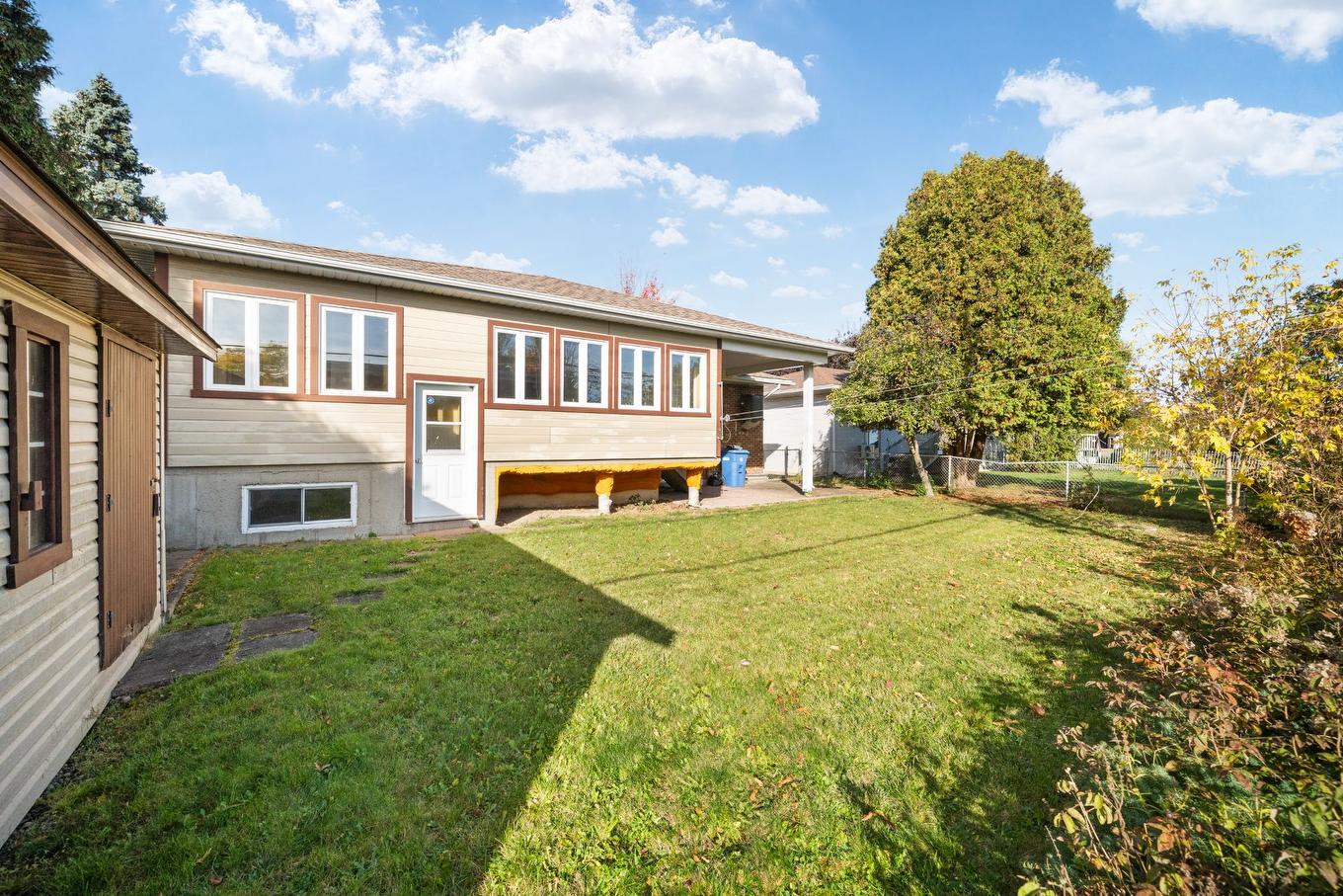 Backyard - 277 Rue Massey, Châteauguay, QC - Outdoor