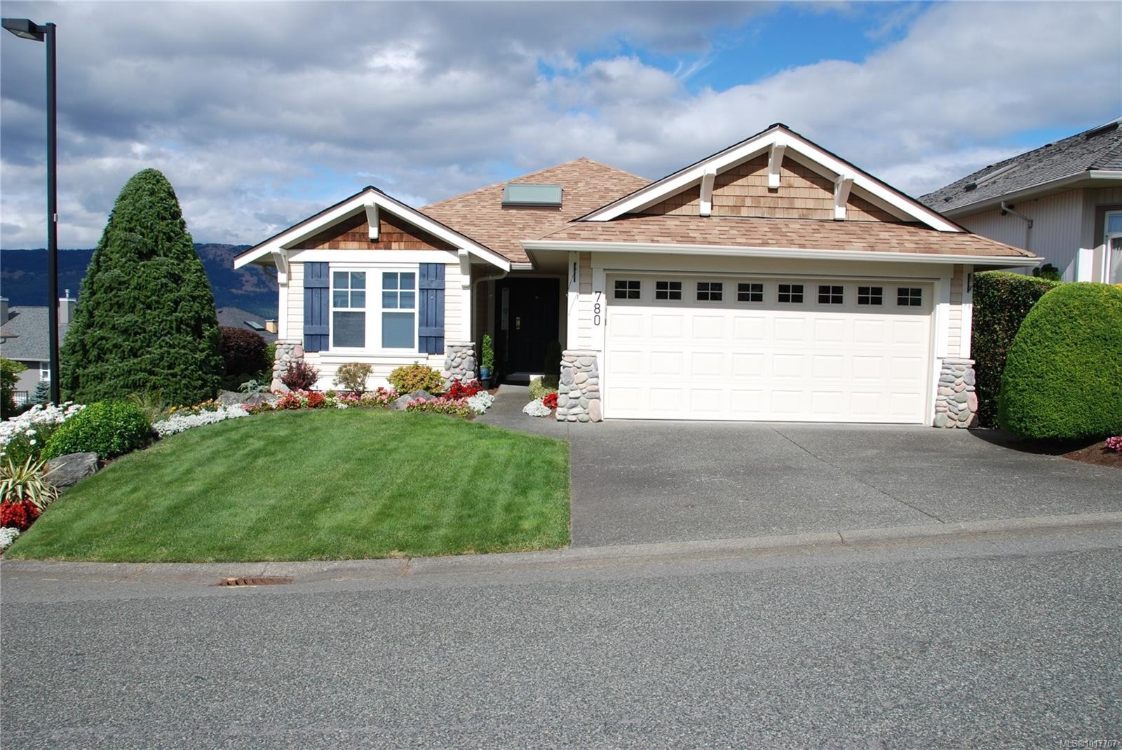 780 Country Club Dr, Cobble Hill, BC