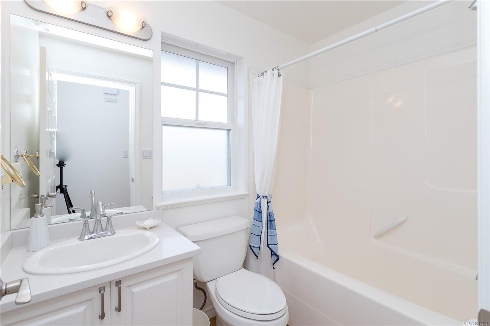 780 Country Club Dr, Cobble Hill, BC