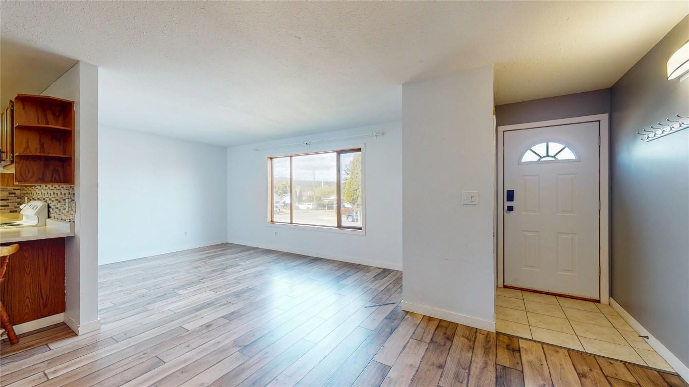 303 5Th Street, Cranbrook, BC - Indoor Photo Showing Other Room