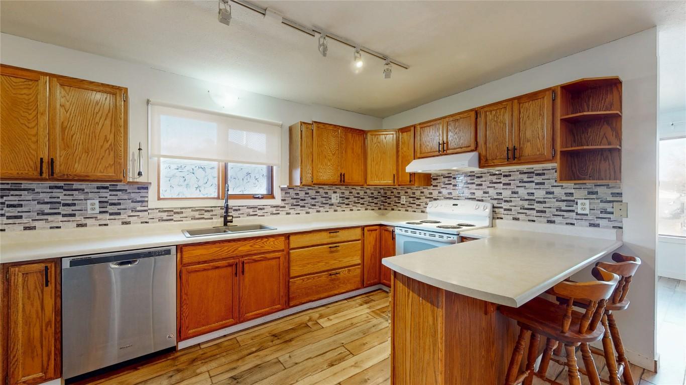 303 5Th Street, Cranbrook, BC - Indoor Photo Showing Kitchen
