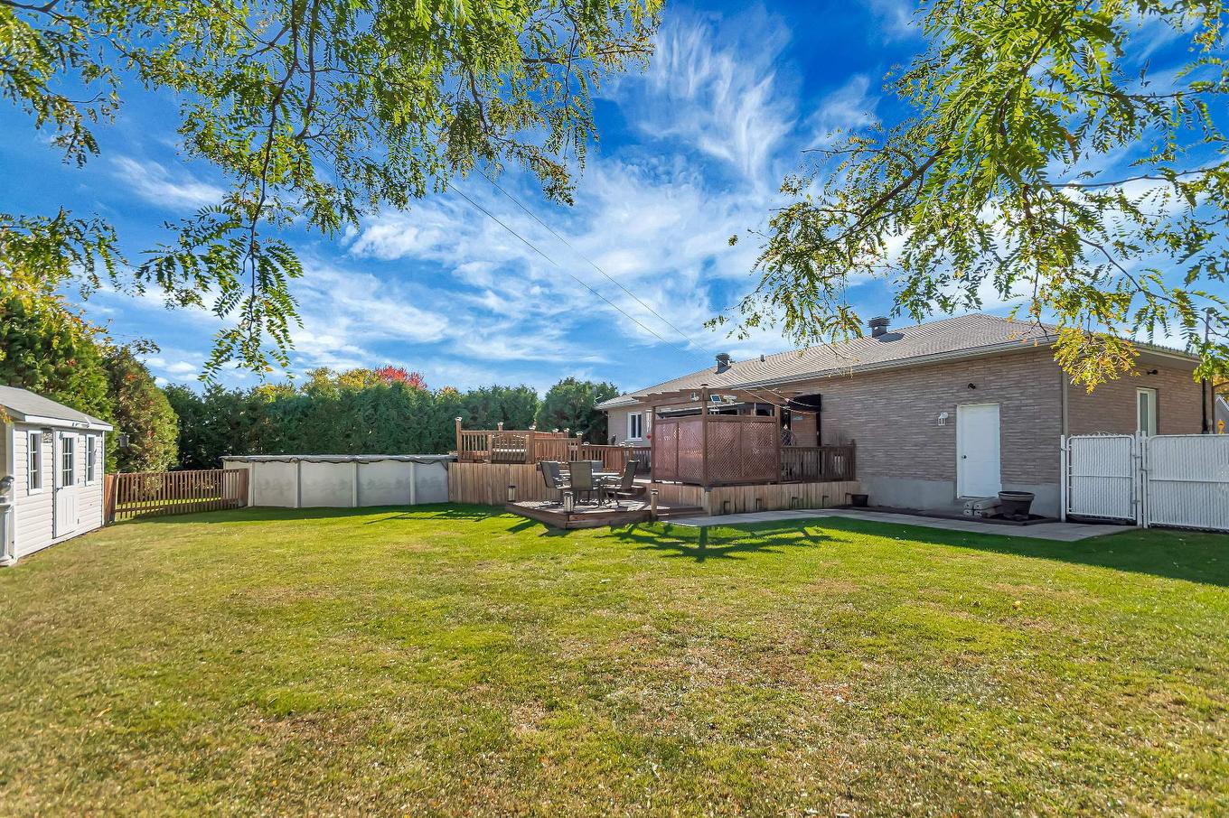 Backyard - 475 Rue Grégoire, Saint-Michel, QC - Outdoor