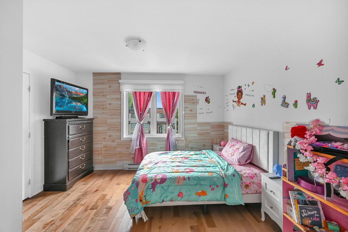 Bedroom - 102-881 Rue St-Jacques, Saint-Jean-Sur-Richelieu, QC - Indoor Photo Showing Bedroom