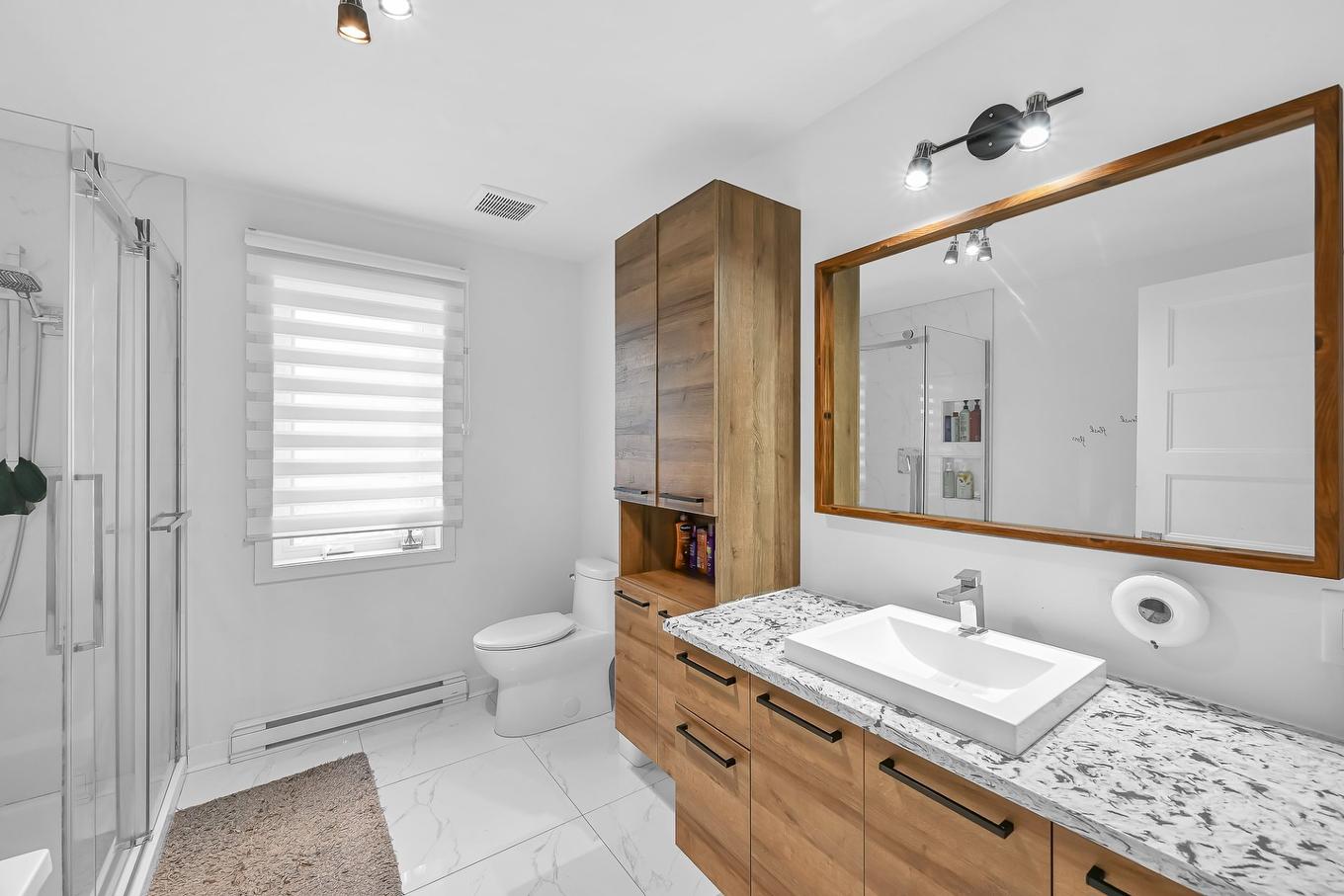 Bathroom - 102-881 Rue St-Jacques, Saint-Jean-Sur-Richelieu, QC - Indoor Photo Showing Bathroom