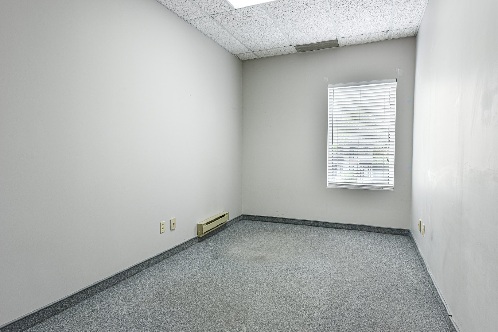 Office - 1746 Ch. De Chambly, Longueuil (Le Vieux-Longueuil), QC - Indoor Photo Showing Other Room