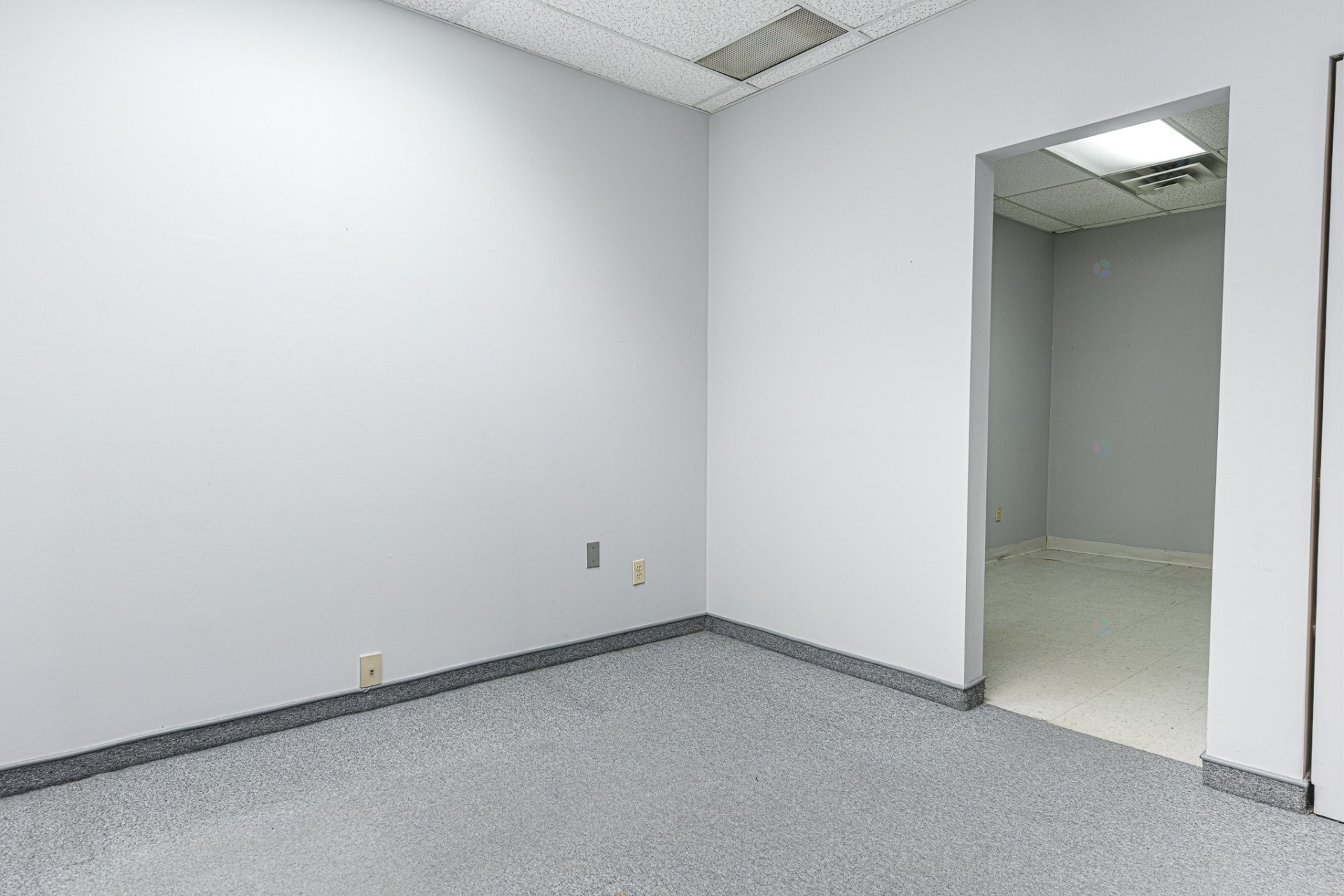 Office - 1746 Ch. De Chambly, Longueuil (Le Vieux-Longueuil), QC - Indoor Photo Showing Other Room