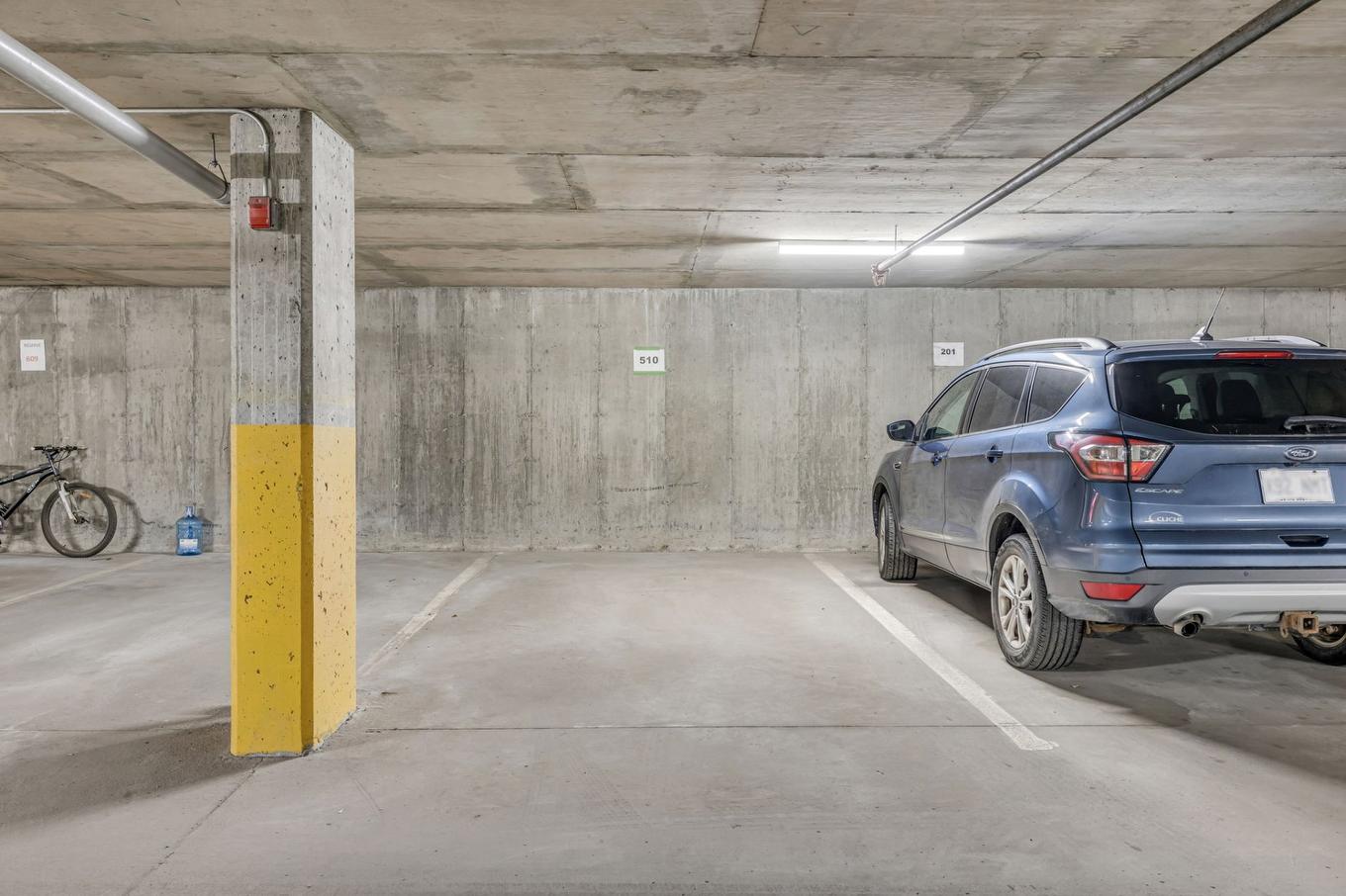 Stationnement - 510-5692 Rue St-Louis, Lévis (Desjardins), QC - Indoor Photo Showing Garage