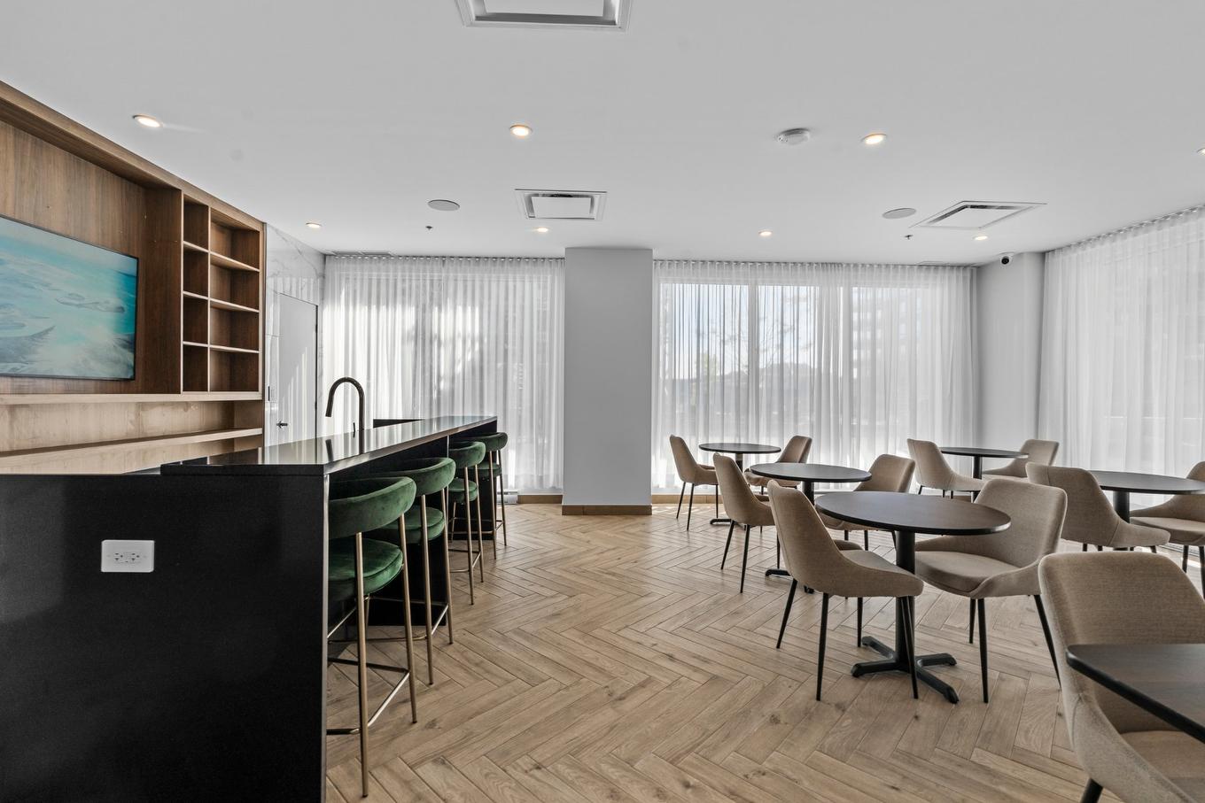 Autre - 603-3671 Av. Jean-Béraud, Laval (Chomedey), QC - Indoor Photo Showing Dining Room