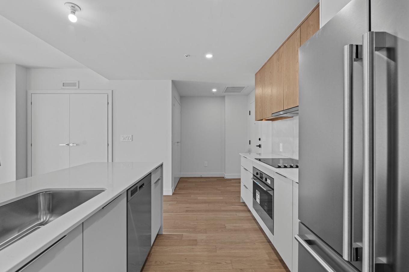 Cuisine - 603-3671 Av. Jean-Béraud, Laval (Chomedey), QC - Indoor Photo Showing Kitchen