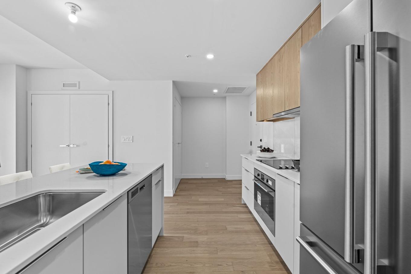 Cuisine - 603-3671 Av. Jean-Béraud, Laval (Chomedey), QC - Indoor Photo Showing Kitchen