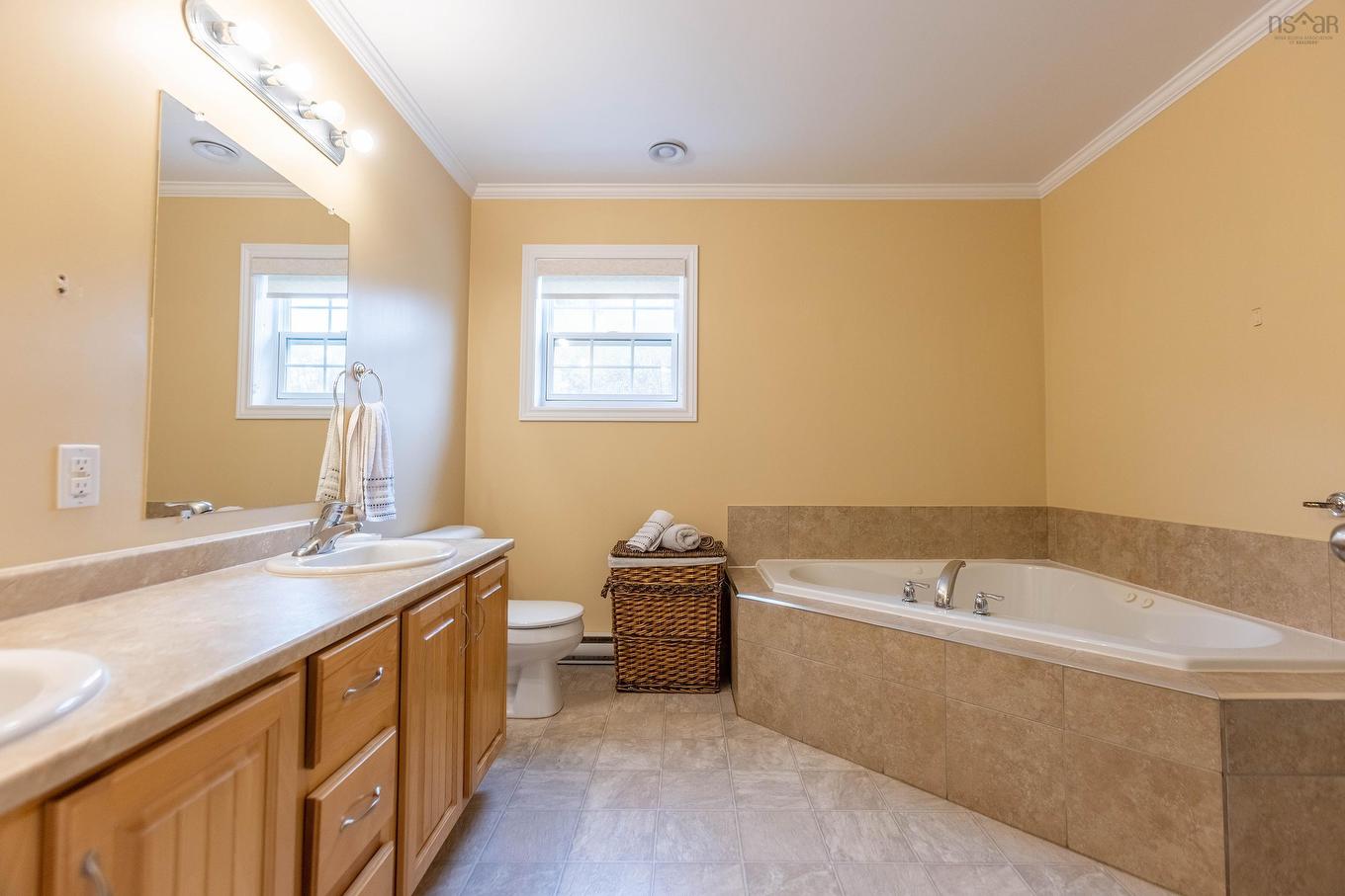 25 Brownell Avenue, Amherst, NS