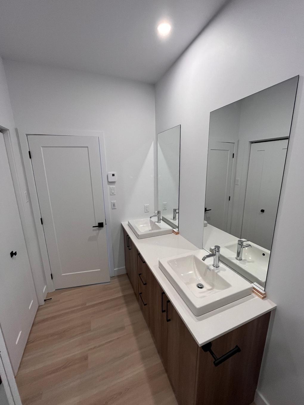 Salle de bains - 4840 Boul. Ste-Rose, Laval (Fabreville), QC - Indoor Photo Showing Bathroom