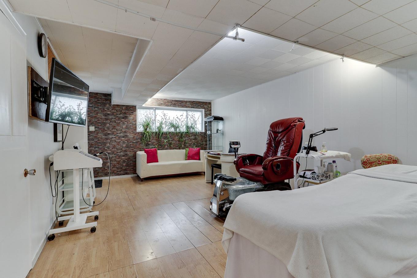 Family room - 3300 - 3302 Rue French, Montréal (Mercier/Hochelaga-Maisonneuve), QC - Indoor Photo Showing Bedroom