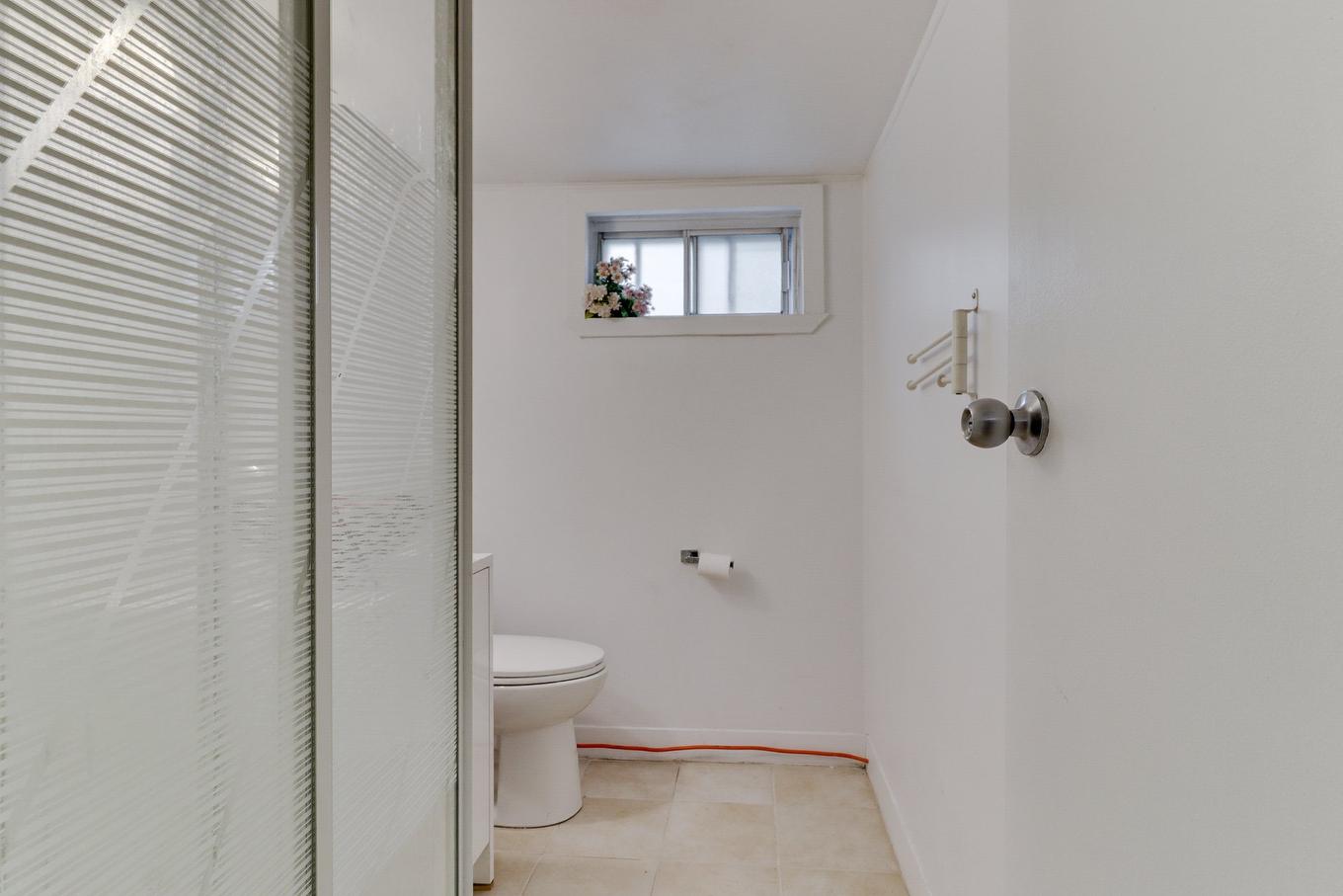 Bathroom - 3300 - 3302 Rue French, Montréal (Mercier/Hochelaga-Maisonneuve), QC - Indoor Photo Showing Bathroom