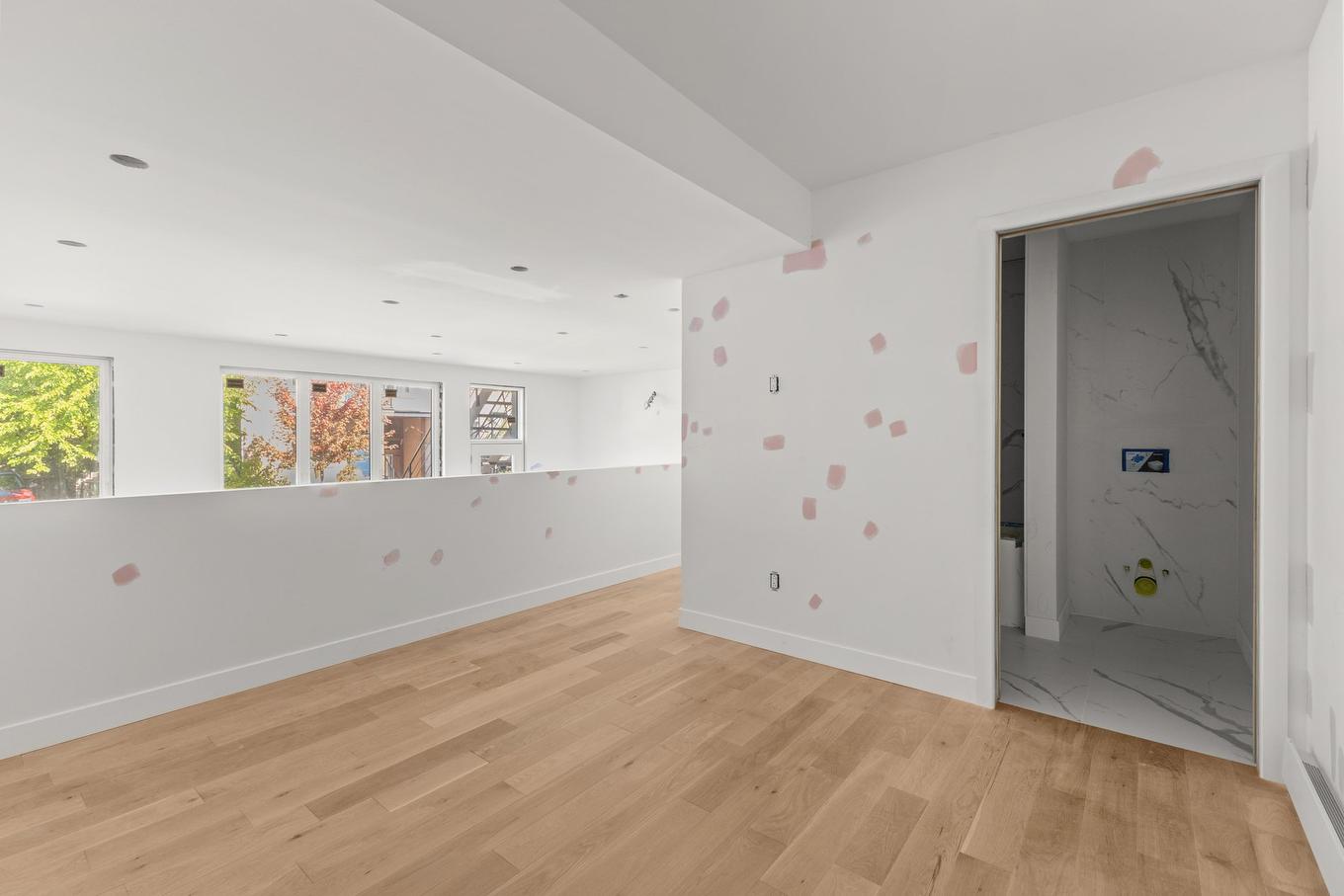 Mezzanine - 7592 Rue St-André, Montréal (Villeray/Saint-Michel/Parc-Extension), QC - Indoor Photo Showing Other Room