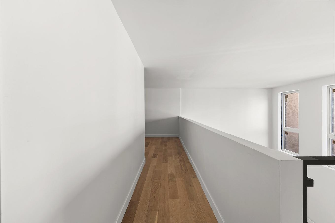 Hall d'entrée/Vestibule - 7592 Rue St-André, Montréal (Villeray/Saint-Michel/Parc-Extension), QC - Indoor Photo Showing Other Room