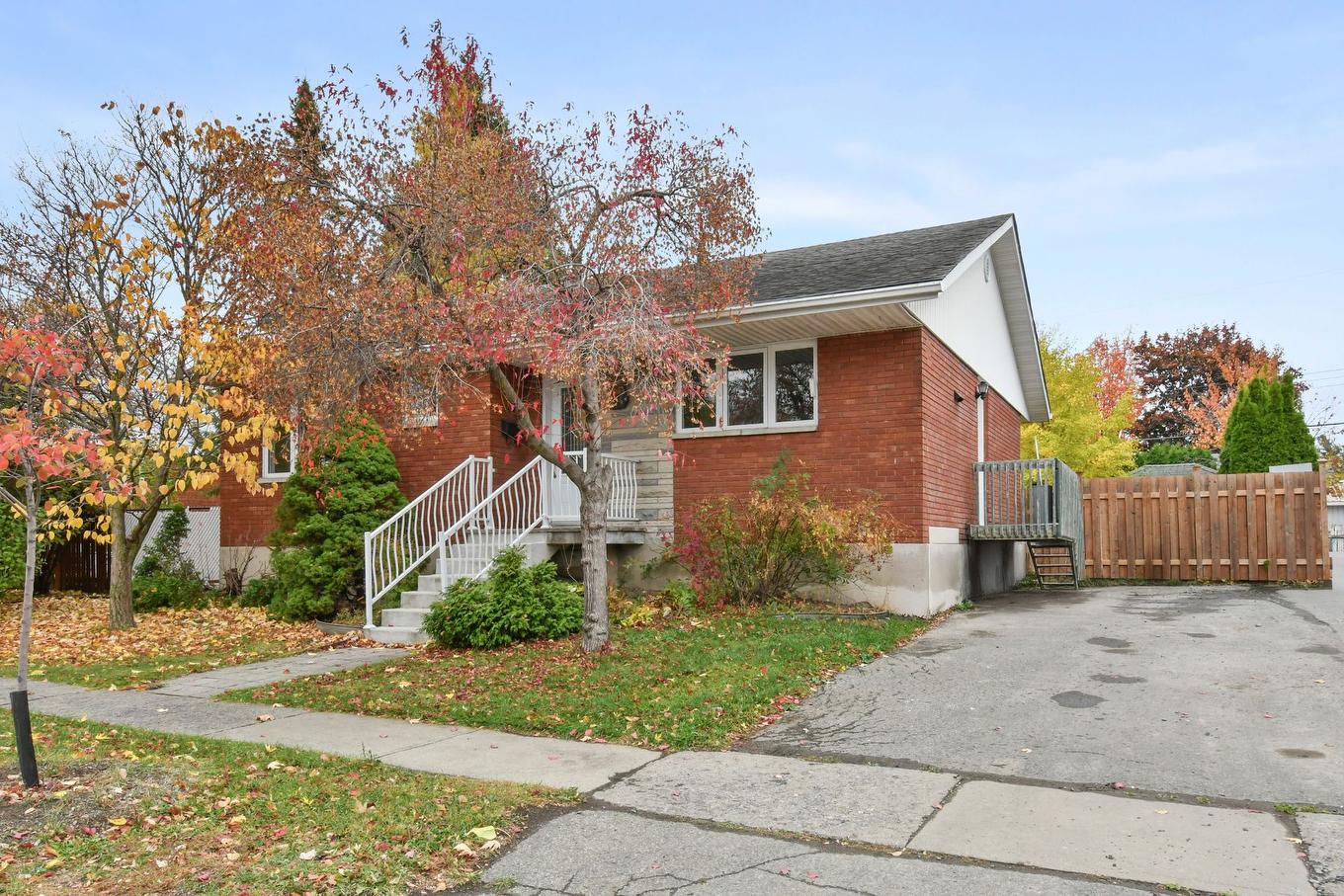 Façade - 504 Rue De Fontainebleau S., Longueuil (Le Vieux-Longueuil), QC - Outdoor