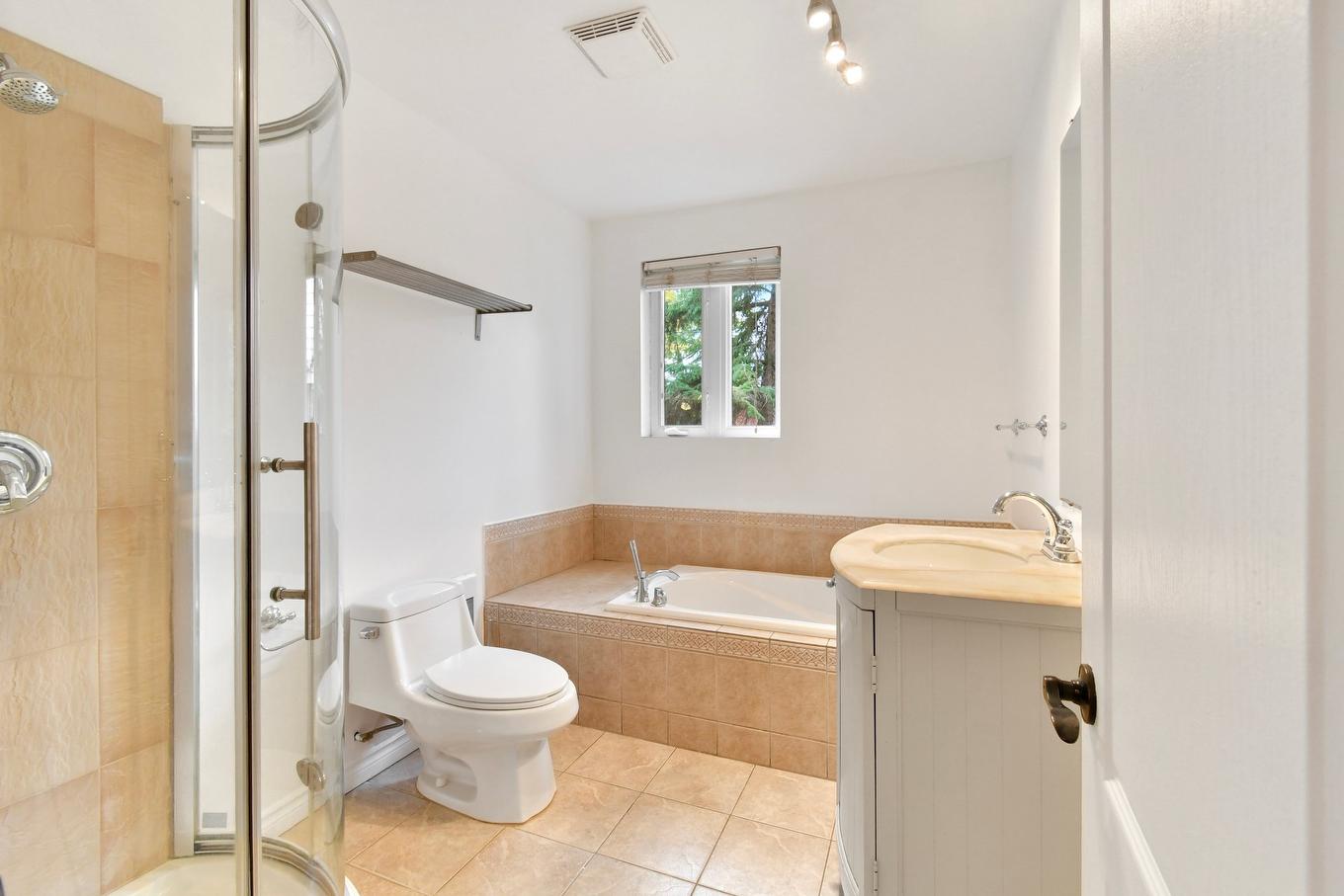 Salle de bains - 504 Rue De Fontainebleau S., Longueuil (Le Vieux-Longueuil), QC - Indoor Photo Showing Bathroom