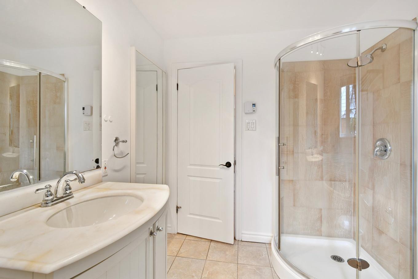 Salle de bains - 504 Rue De Fontainebleau S., Longueuil (Le Vieux-Longueuil), QC - Indoor Photo Showing Bathroom