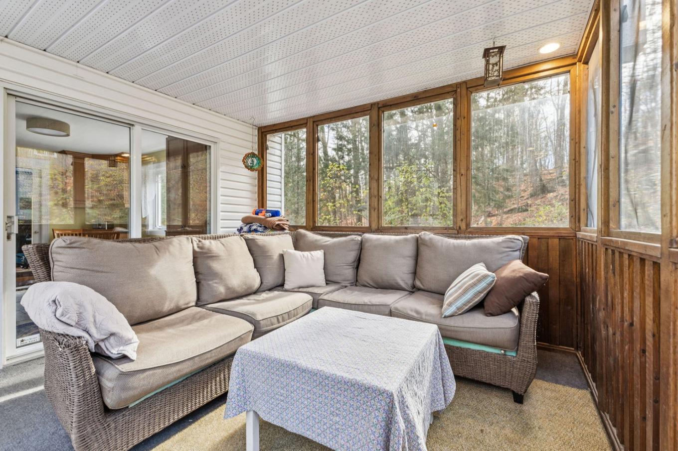 Veranda - 176 Ch. Pink, Cantley, QC - Indoor Photo Showing Living Room