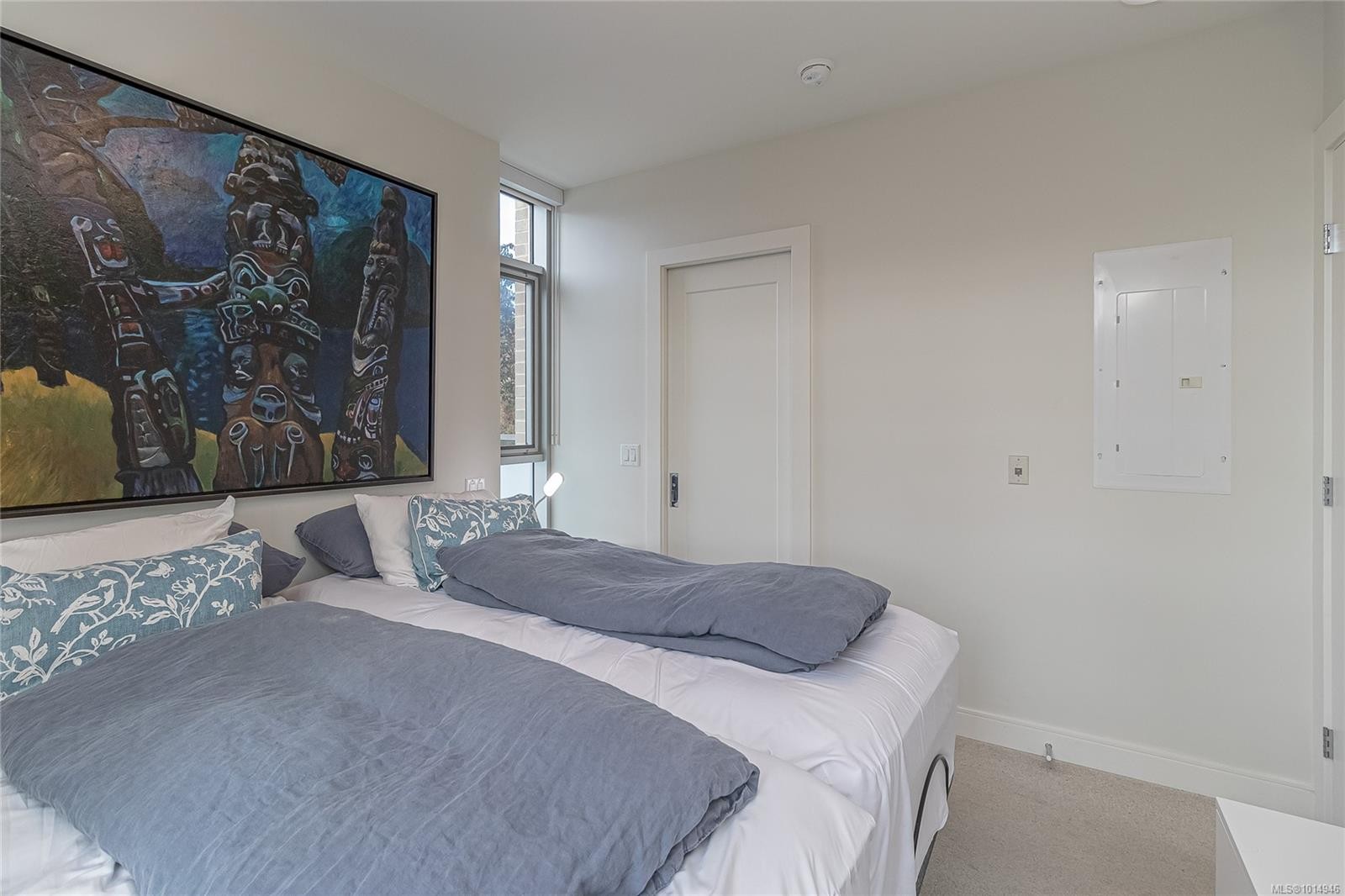 209-1916 Oak Bay Ave, Victoria, BC - Indoor Photo Showing Bedroom