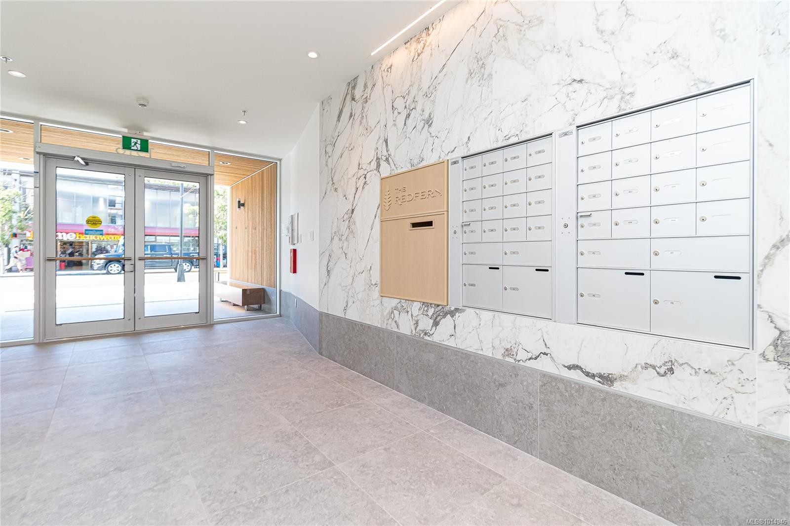 209-1916 Oak Bay Ave, Victoria, BC - Indoor Photo Showing Other Room