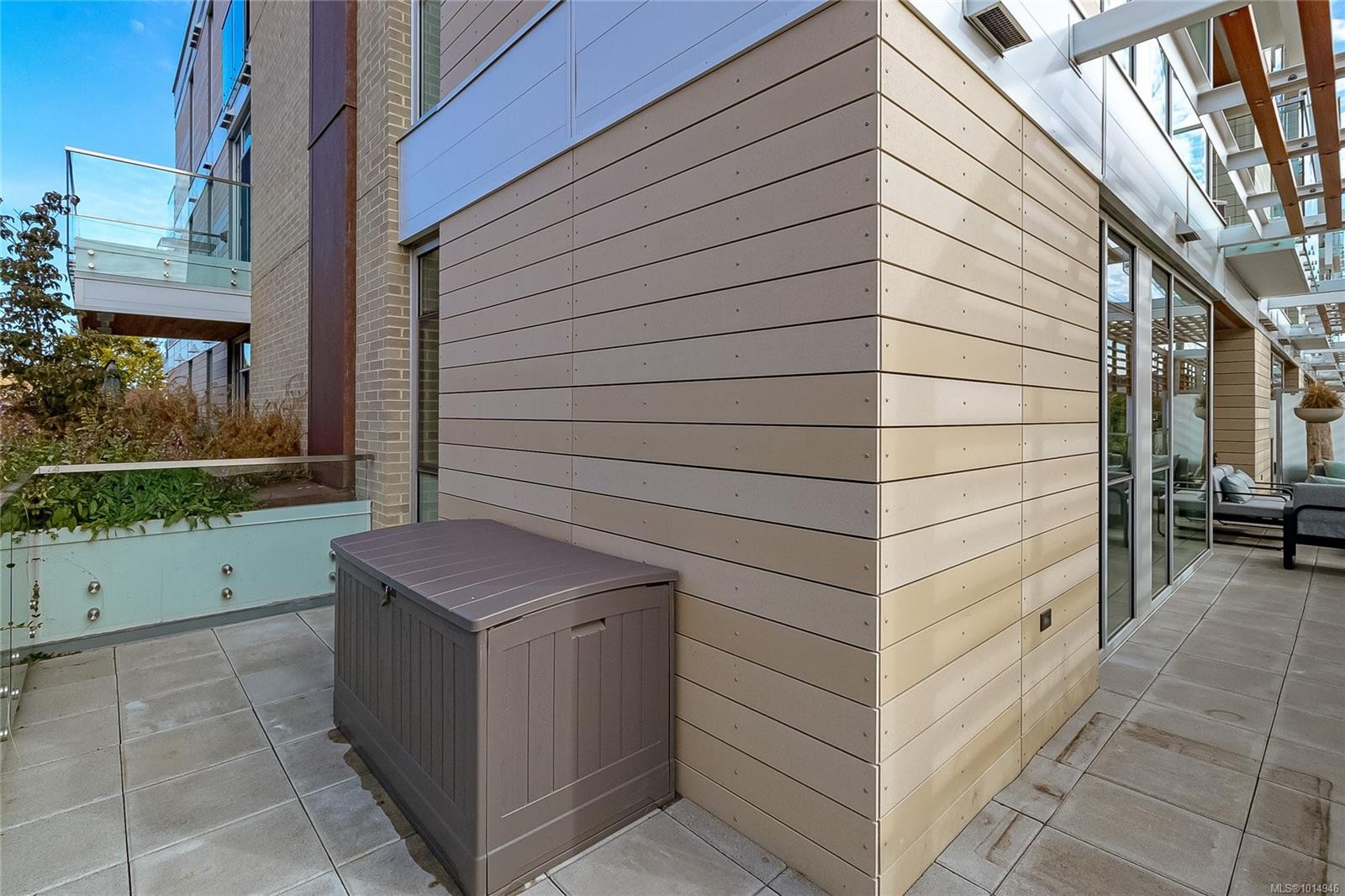 209-1916 Oak Bay Ave, Victoria, BC - Outdoor With Exterior