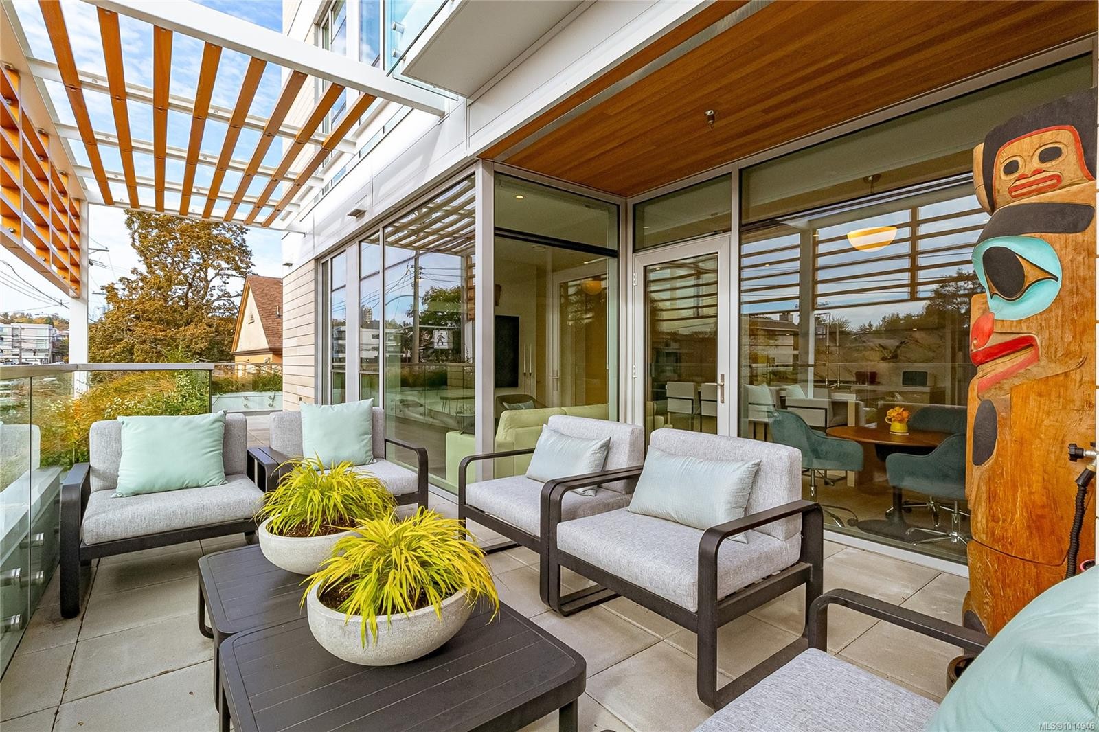 209-1916 Oak Bay Ave, Victoria, BC - Outdoor With Deck Patio Veranda With Exterior