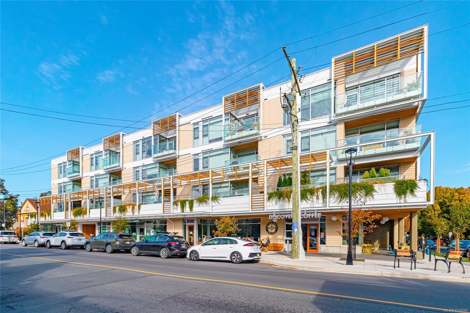 209-1916 Oak Bay Ave, Victoria, BC - Outdoor