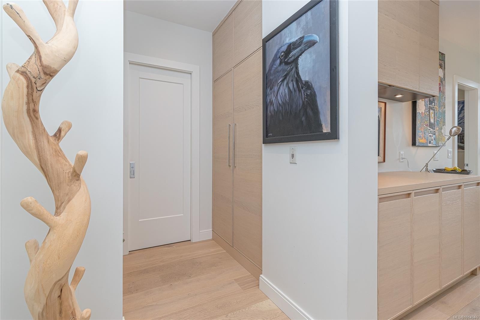 209-1916 Oak Bay Ave, Victoria, BC - Indoor Photo Showing Other Room