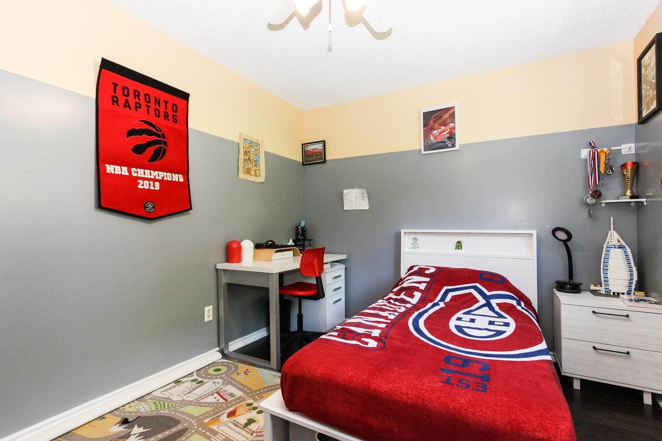 Chambre à coucher - 3279 Rue Léon-Brisebois, Montréal (L'Île-Bizard/Sainte-Geneviève), QC - Indoor Photo Showing Bedroom