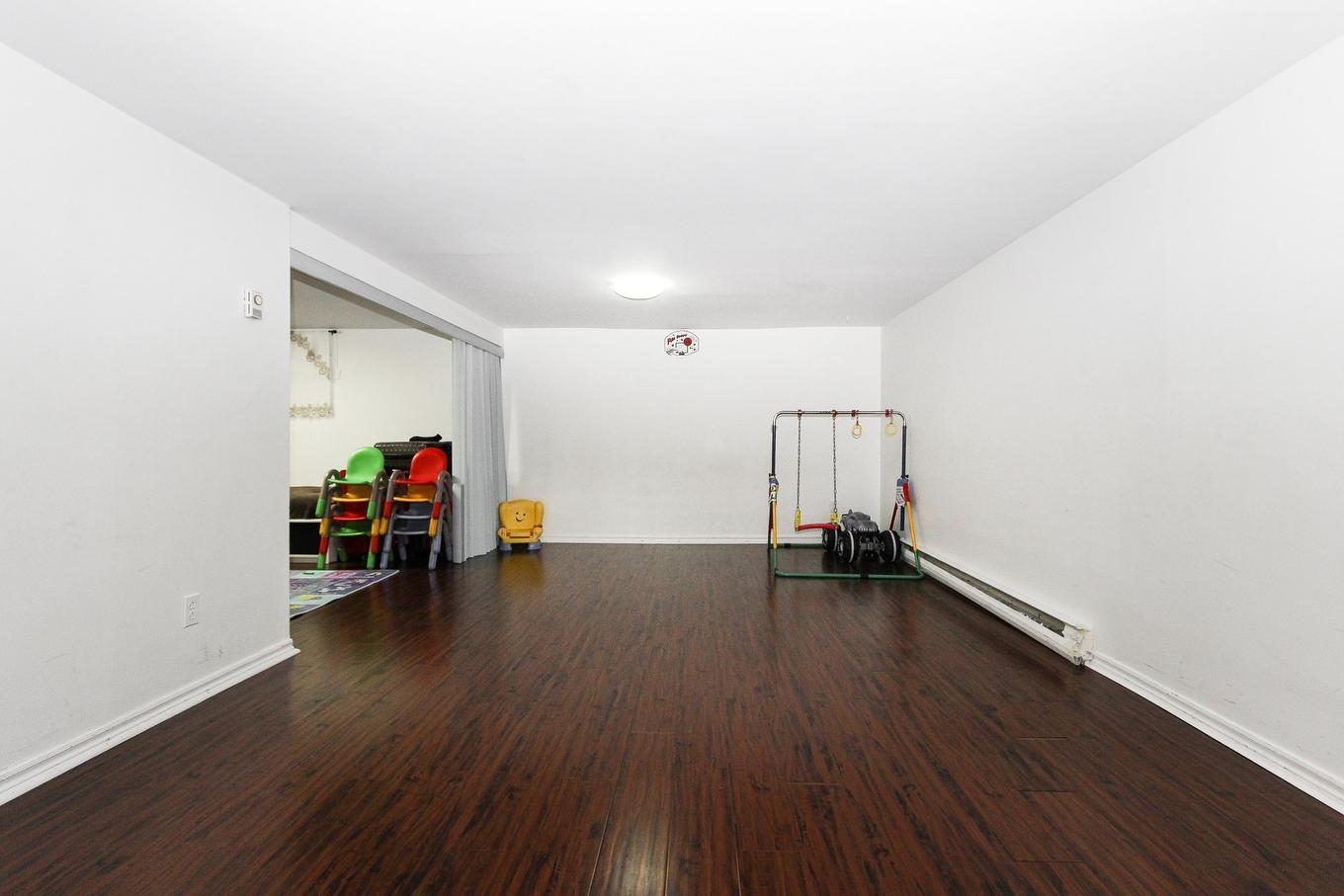 Salle familiale - 3279 Rue Léon-Brisebois, Montréal (L'Île-Bizard/Sainte-Geneviève), QC - Indoor Photo Showing Other Room