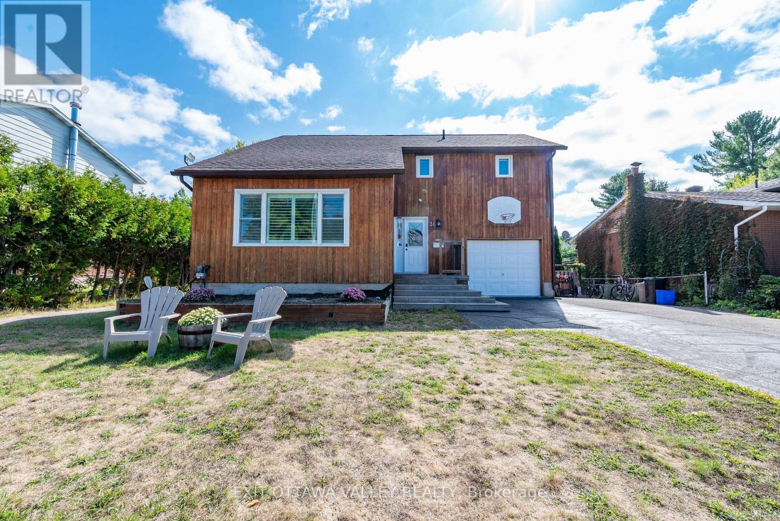 36 Thomas Street, Deep River, ON - Outdoor