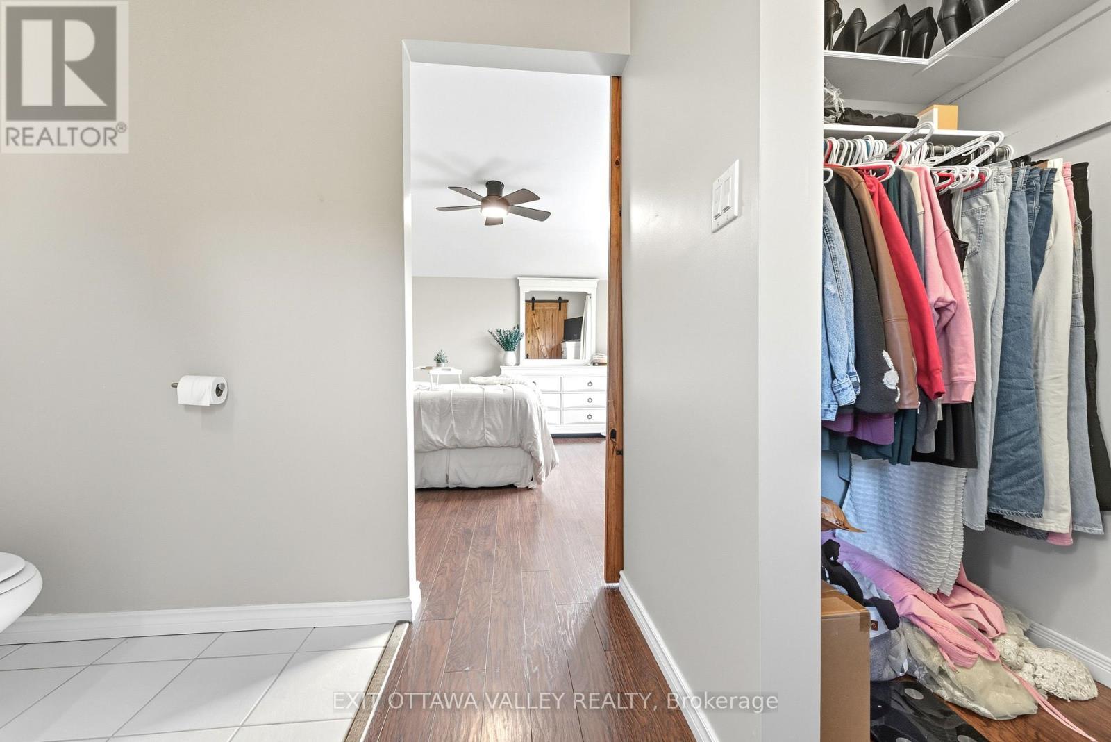 36 Thomas Street, Deep River, ON - Indoor With Storage