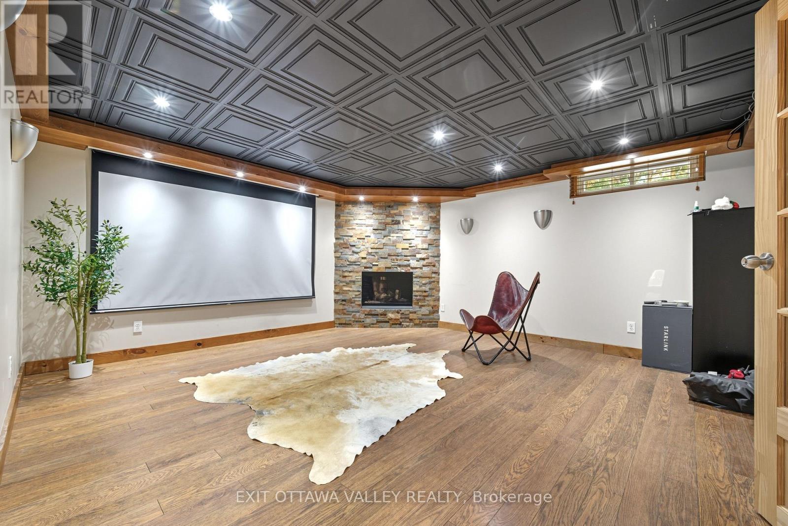 36 Thomas Street, Deep River, ON - Indoor