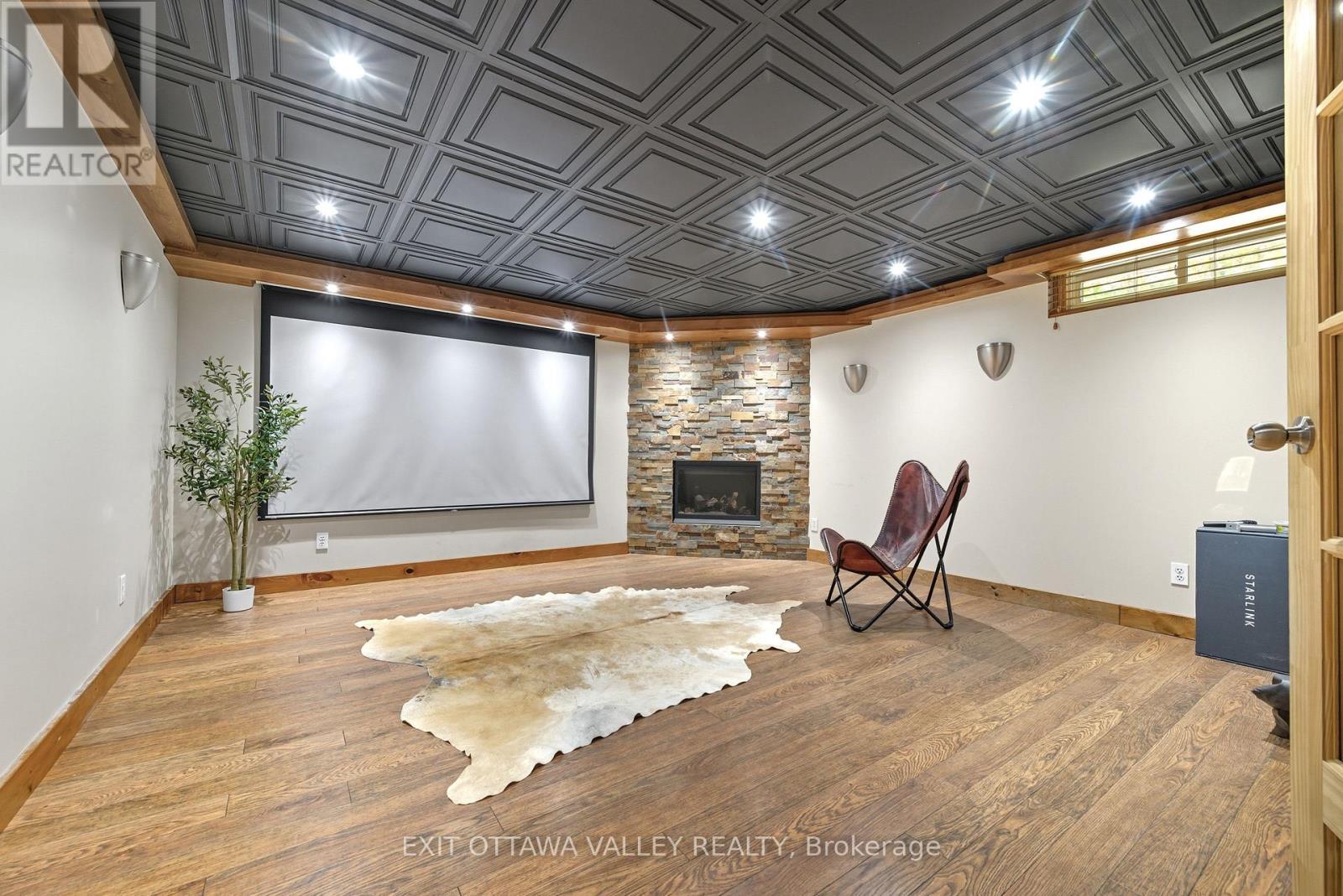 36 Thomas Street, Deep River, ON - Indoor