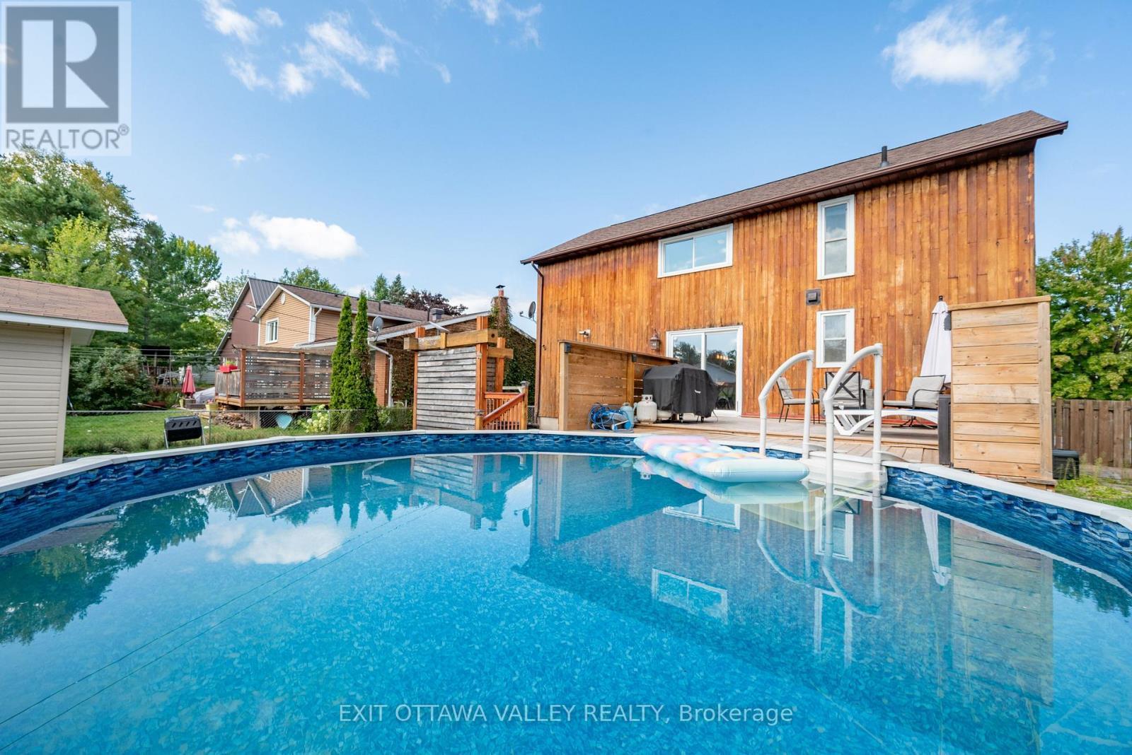 36 Thomas Street, Deep River, ON - Outdoor With Above Ground Pool With Exterior