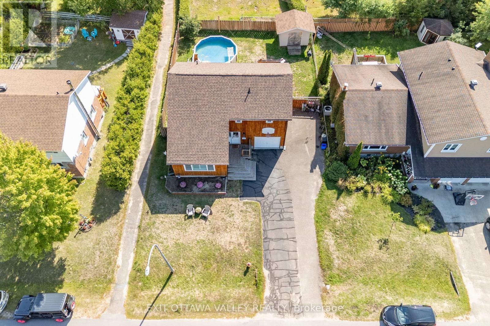 36 Thomas Street, Deep River, ON - Outdoor With View