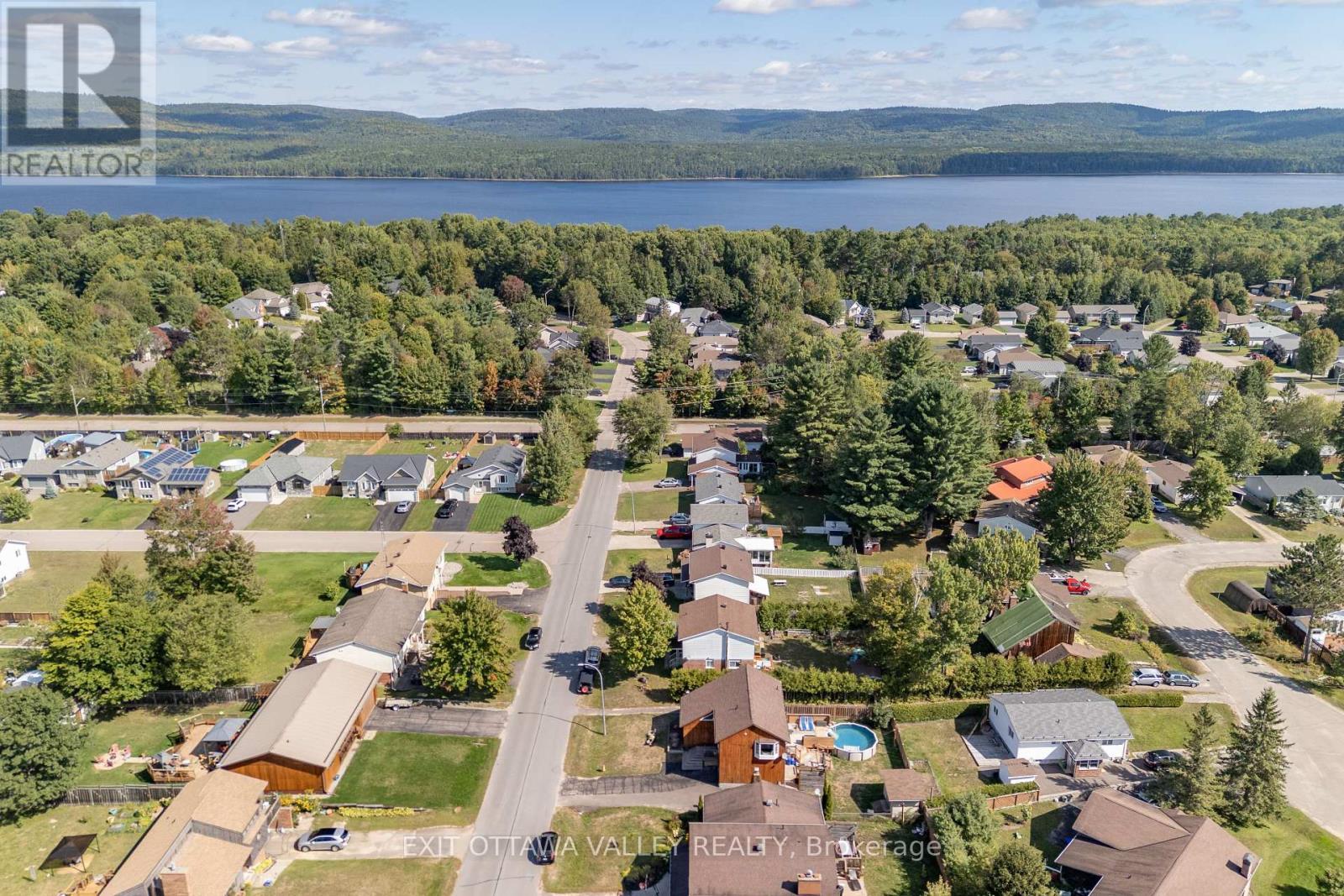36 Thomas Street, Deep River, ON - Outdoor With Body Of Water With View