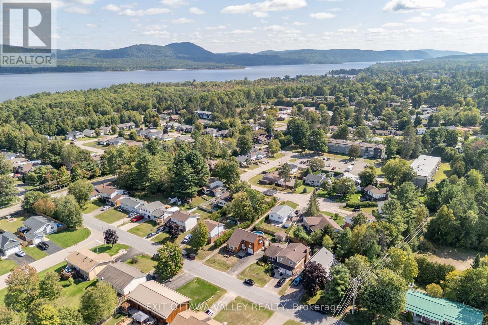 36 Thomas Street, Deep River, ON - Outdoor With Body Of Water With View