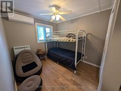 1st bedroom -