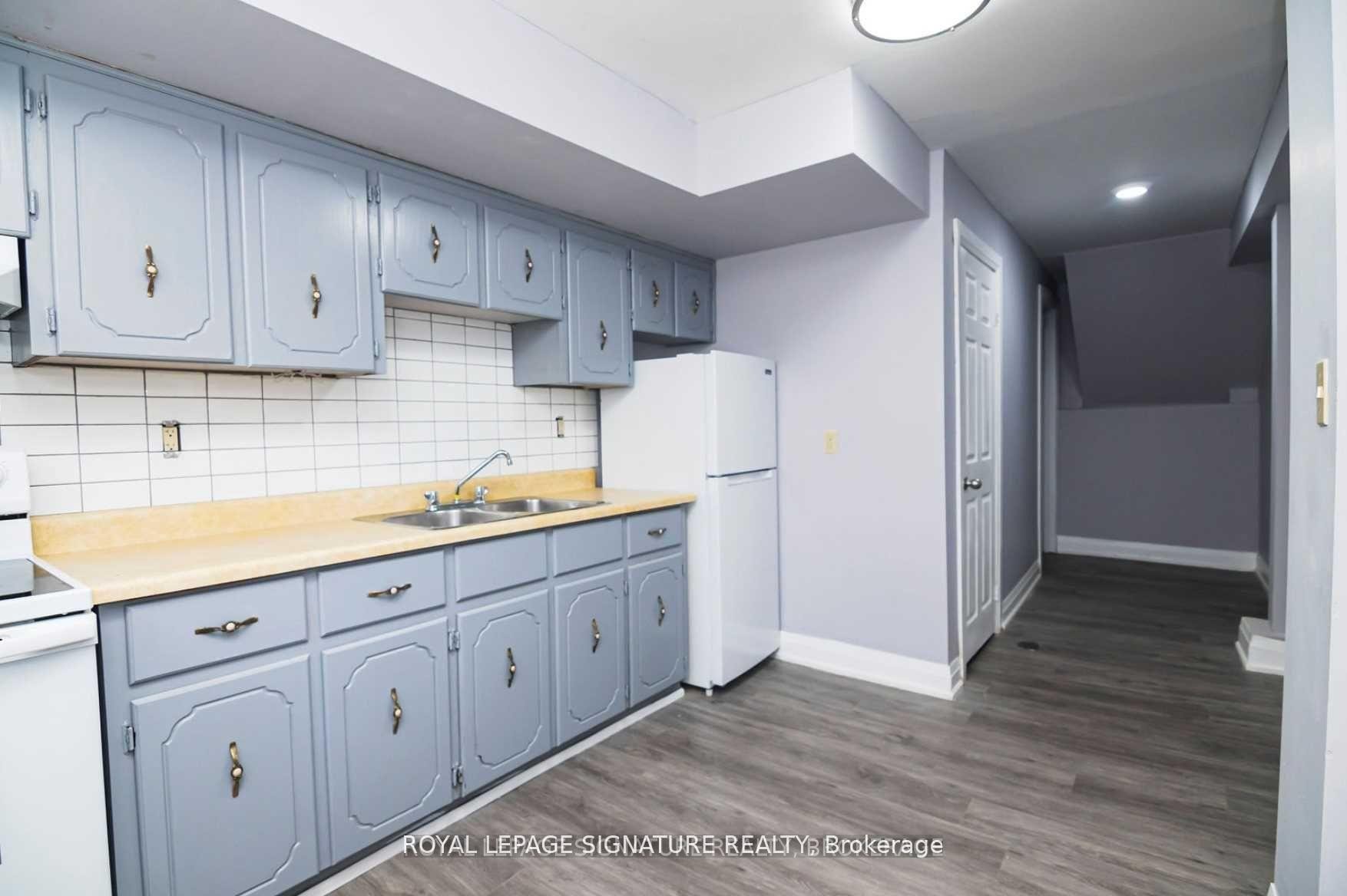 827 Stainton Drive, Mississauga, ON