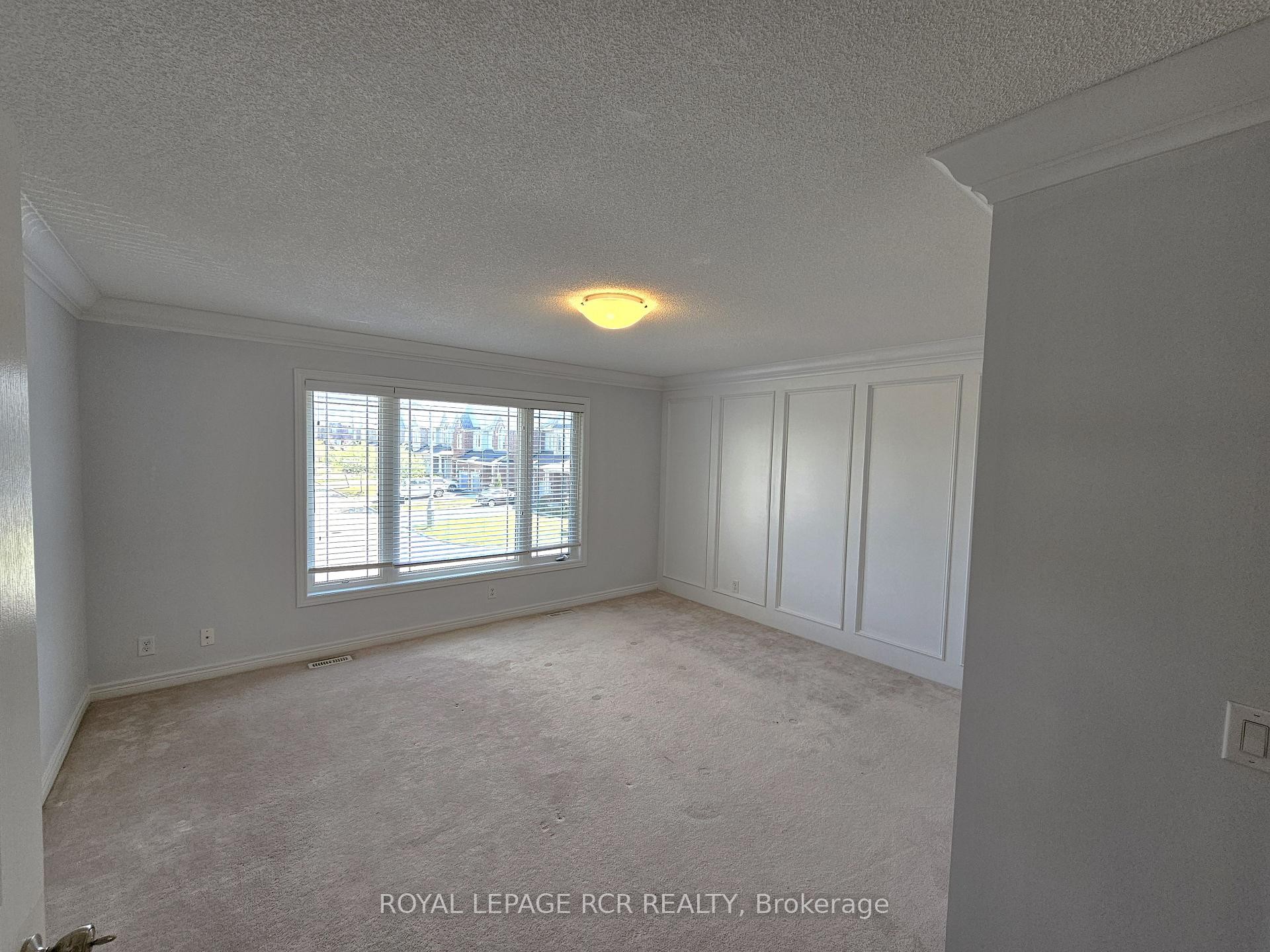 40 Thatcher Crescent, East Gwillimbury, ON - Indoor Photo Showing Other Room