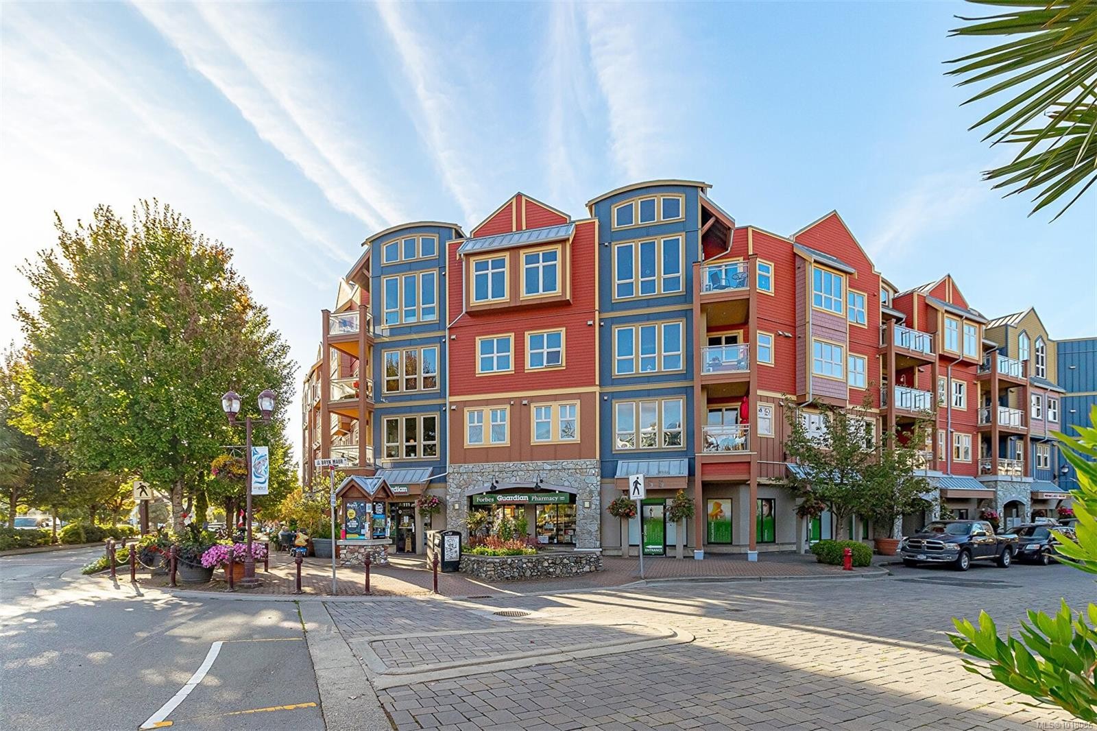 402-755 Goldstream Ave, Langford, BC - Outdoor With Facade