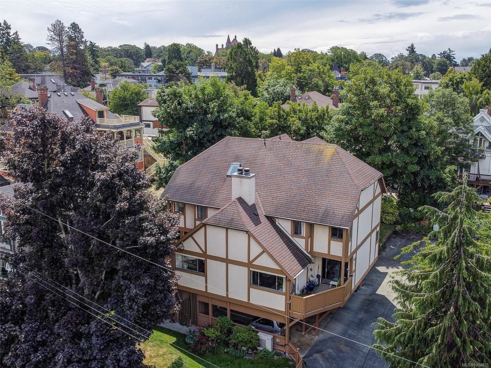 1335 Rudlin St, Victoria, BC