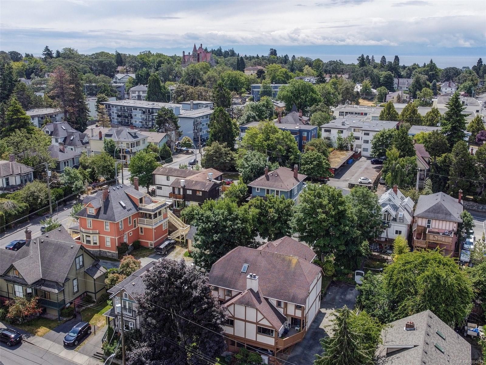 1335 Rudlin St, Victoria, BC